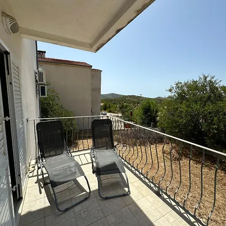 Ultra Apartman Grebastica